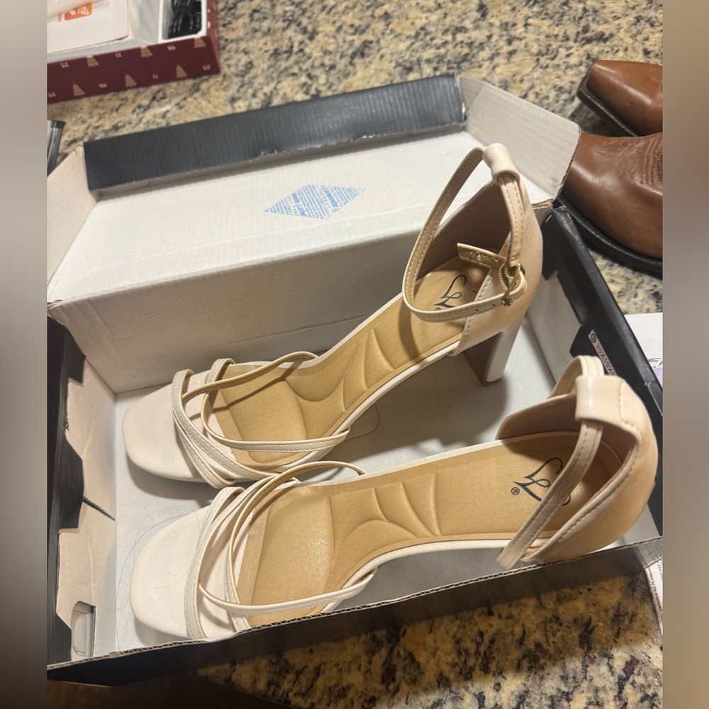 Windsor heels